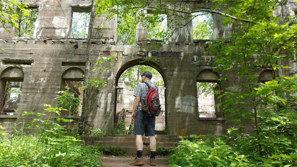 Overlook Mountain House ruins