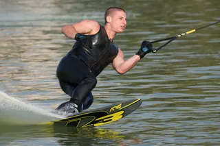 LAKE TLV המרכז לוויקבורד וסקי מים בכבלים, הזמנות בתיאום מראש!