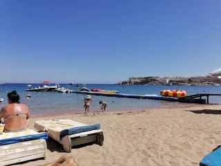 شاطئ عام مخصص للعائلات