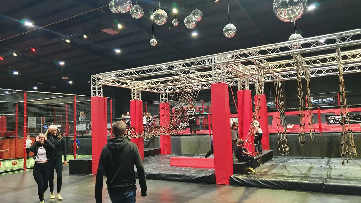 Air Thrill East Kilbride Scotland's largest Inflatable, Trampoline & Party Arena