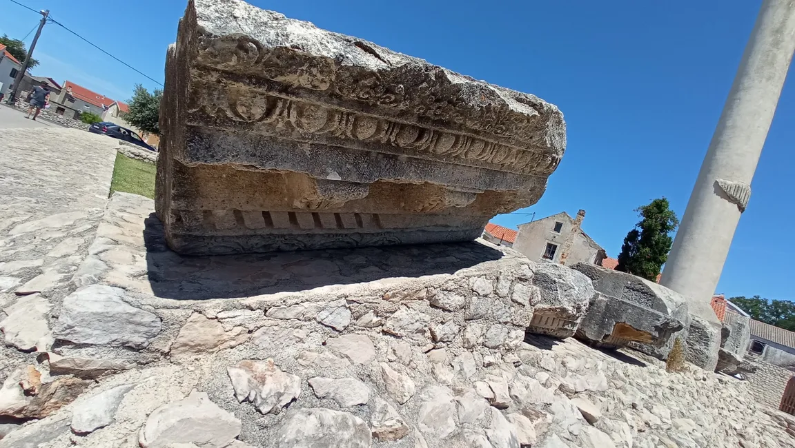 Roman Temple (Rimski Hram)