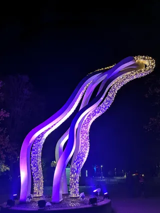 Skulptur "Ineinandergefügt" (Karl Ehlers, 1977)
