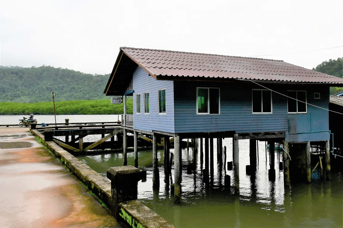 Salak Khok Fishing Village