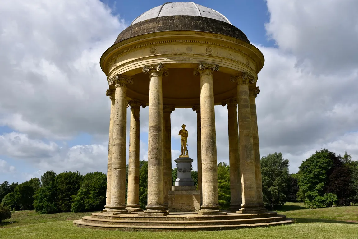 National Trust - Stowe Gardens