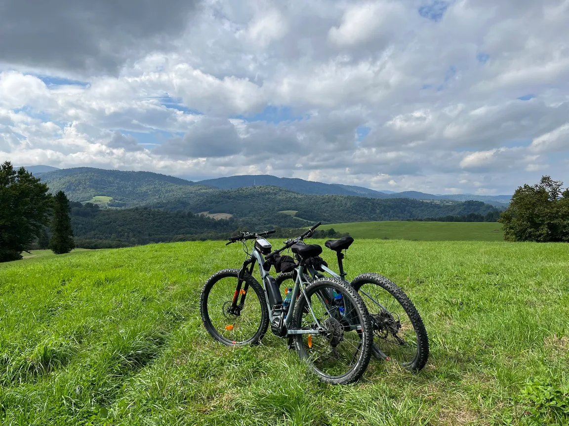 Bieszczady - Wypożyczalnia rowerów e-MTB, MTB i nosideł turystycznych