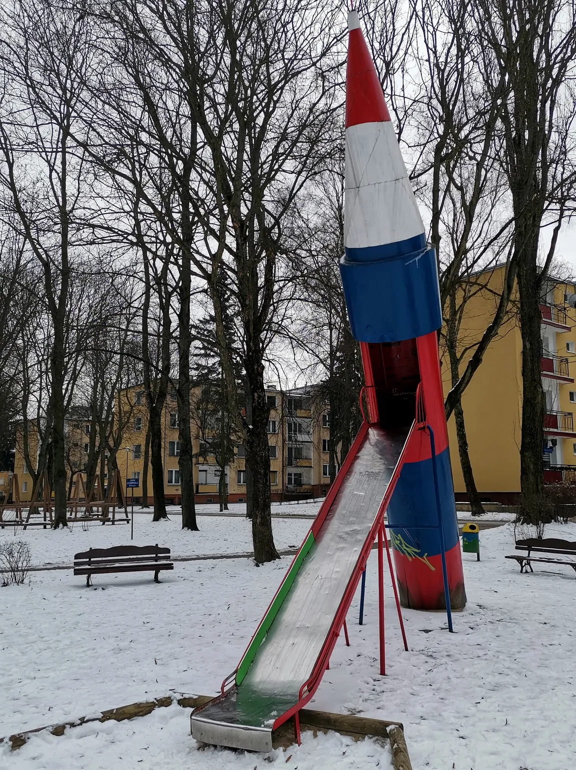 Plac zabaw z Rakietą - Lublin LSM