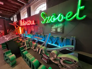 Neon Muzeum - Muzeum Neonów