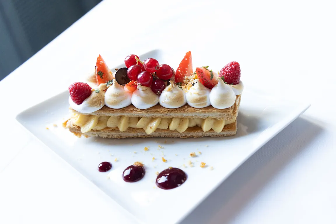 Restaurant & Rooftop Bar Savart