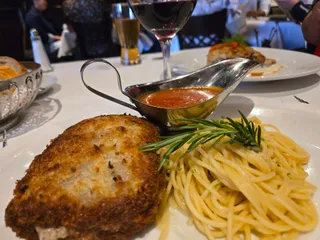 Caesar's Restaurante Bar