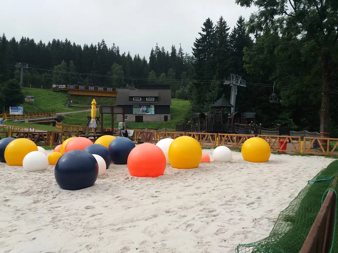Dětský park u lanové dráhy