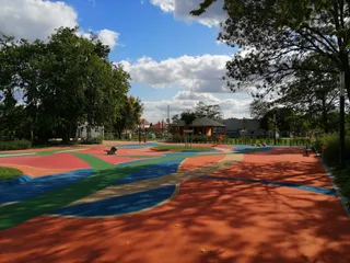 Rákóczi Kert and Civic Community Center