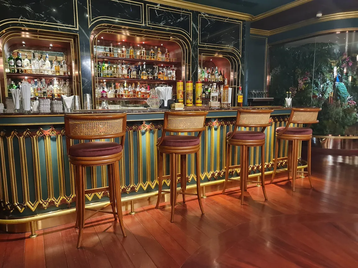 Suriyasai Bar (Mekhong Museum Bar)