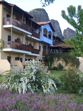 Hotel Doupiani House