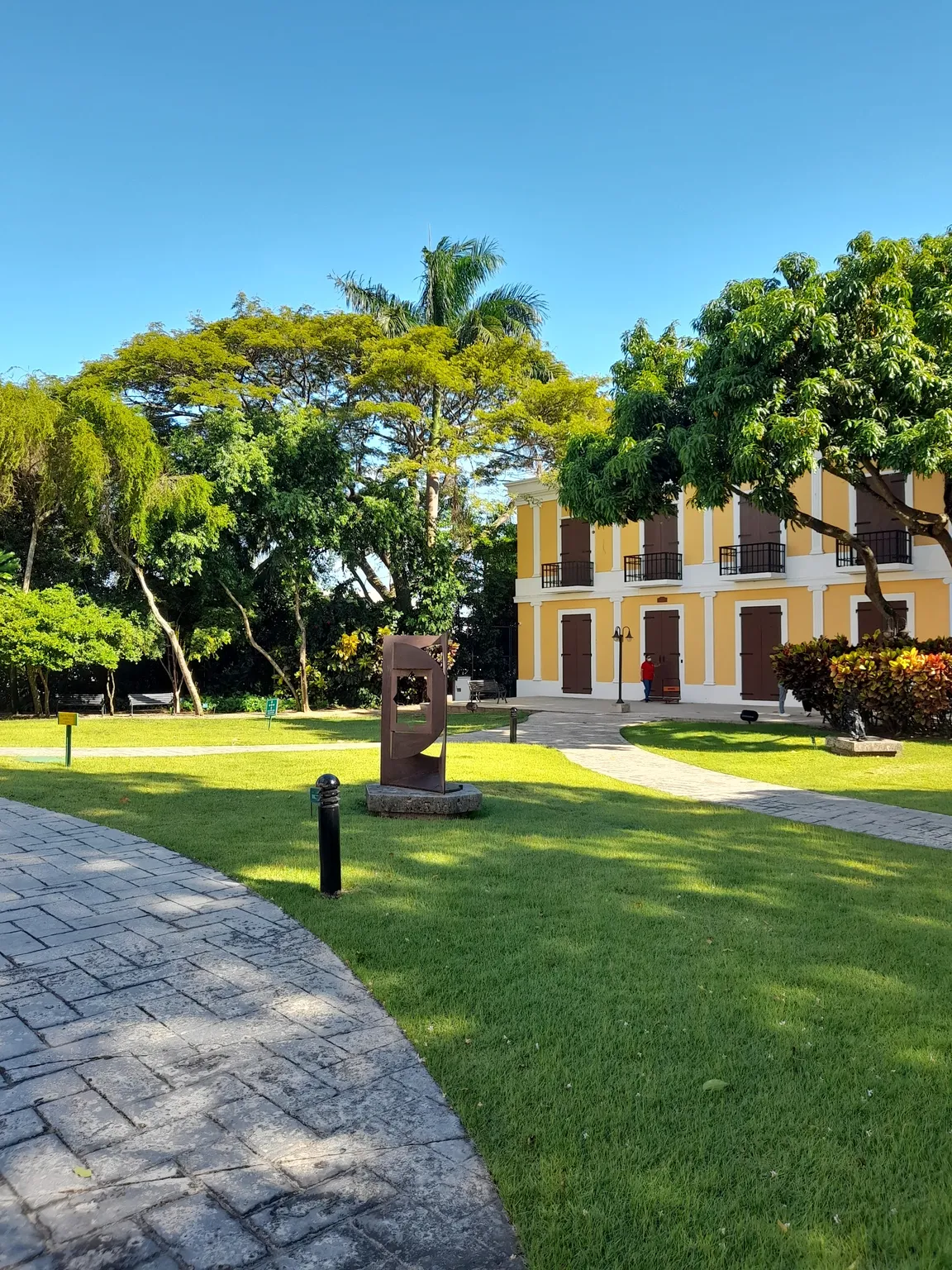 Centro Cultural Eduardo León Jimenes