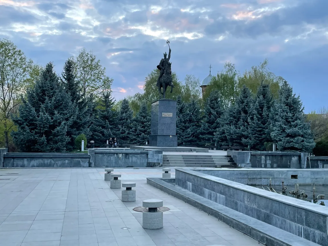 Mihai Viteazul Square