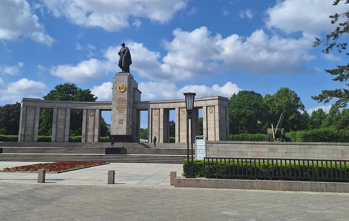 Pomnik Żołnierzy Radzieckich w Berlinie-Tiergarten