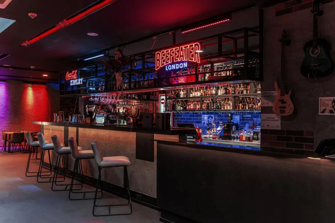 Hades Sport pub & bowling - bar i kręgle Zielona Góra