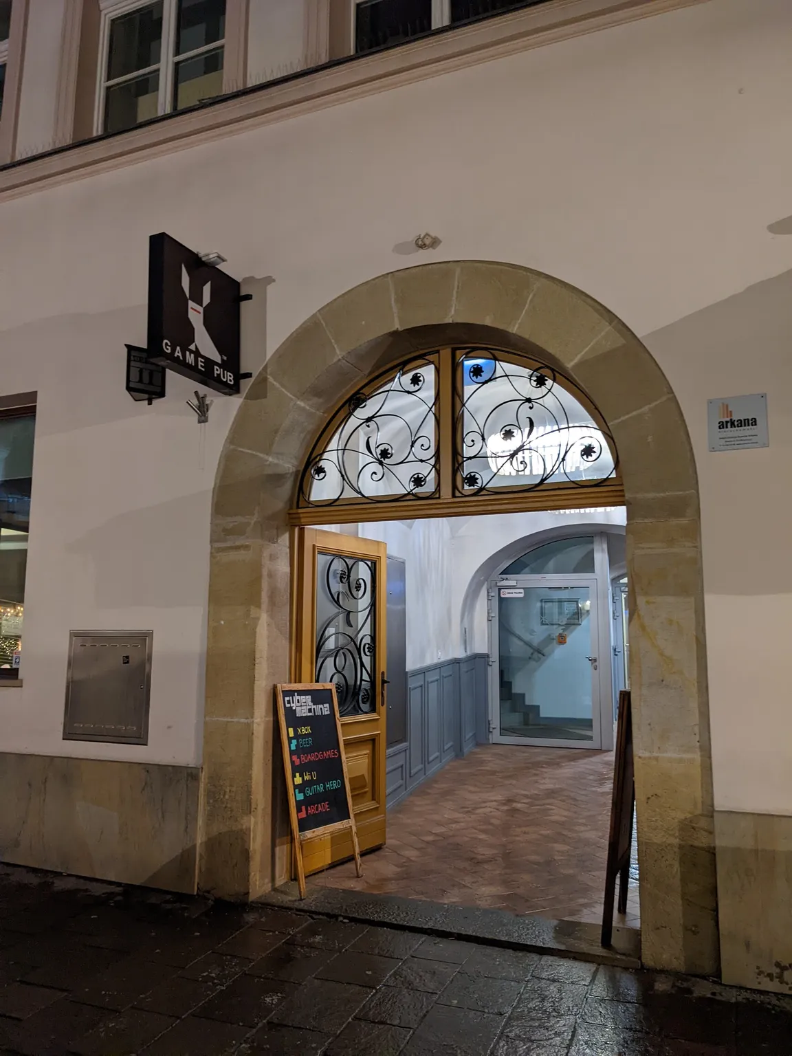 Cybermachina Game Pub - Kraków