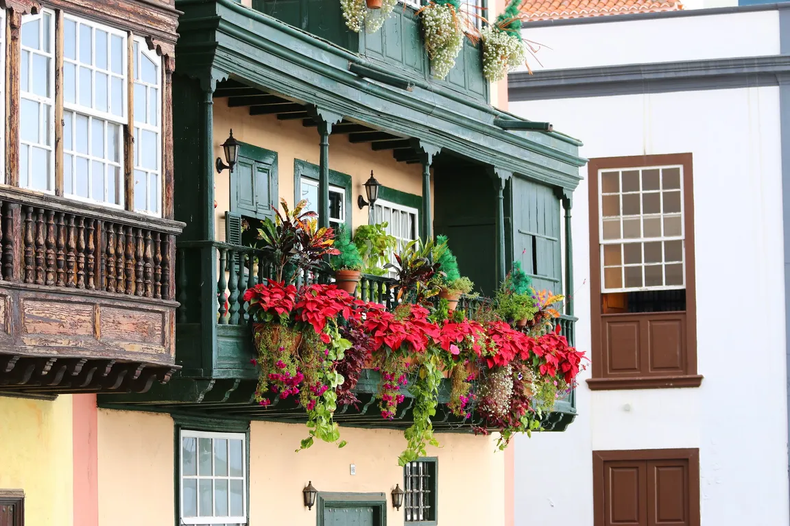 Balcones de la Avenida Marítima