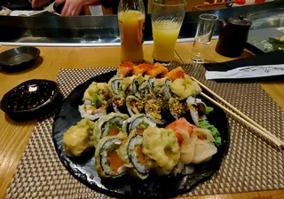 WSHOKU Sushi Ramen. Bar
