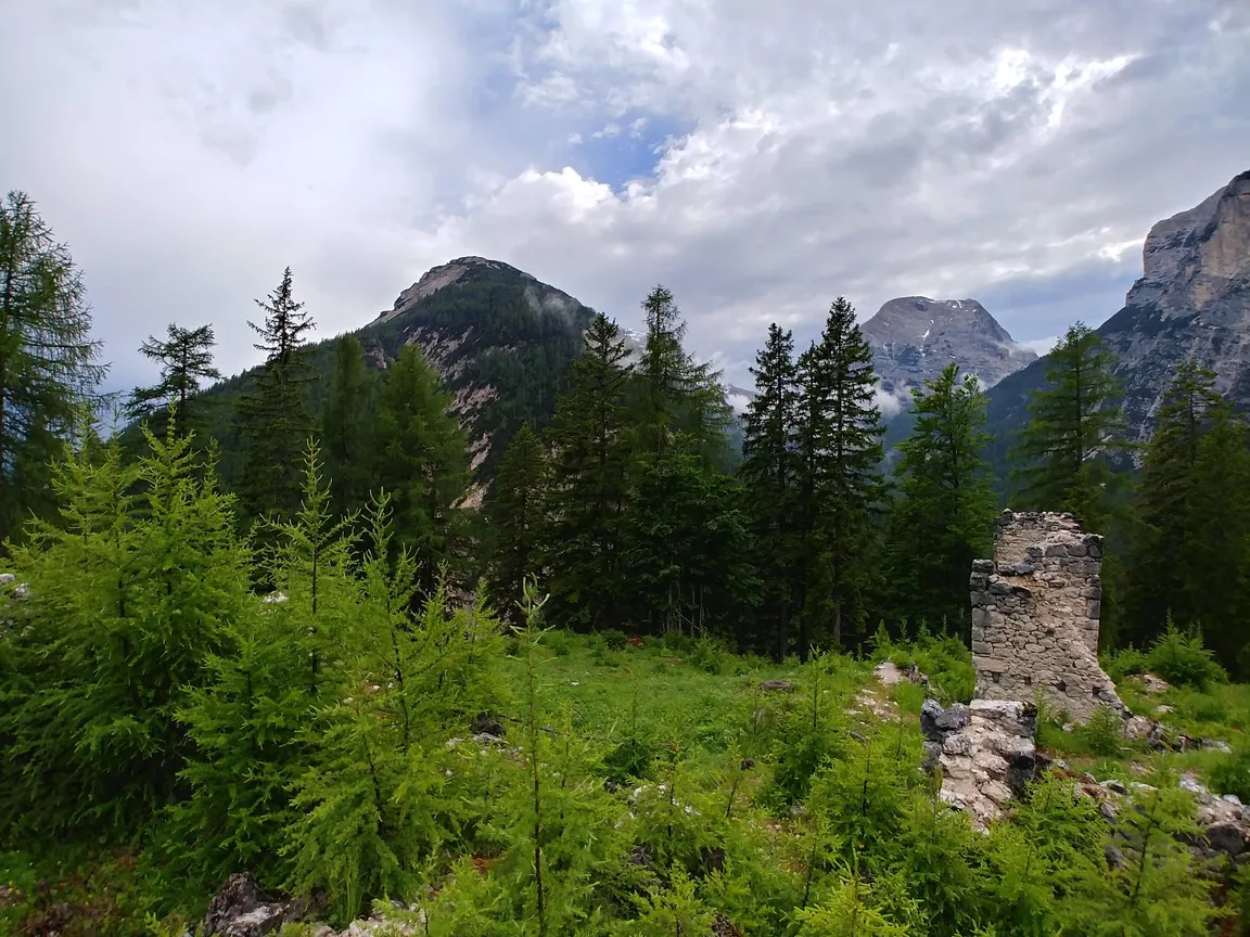 Resti del Castello Sant'Uberto