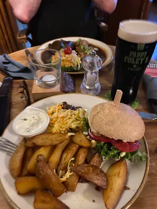 Irish Pub & Restaurant Paddy Foley's
