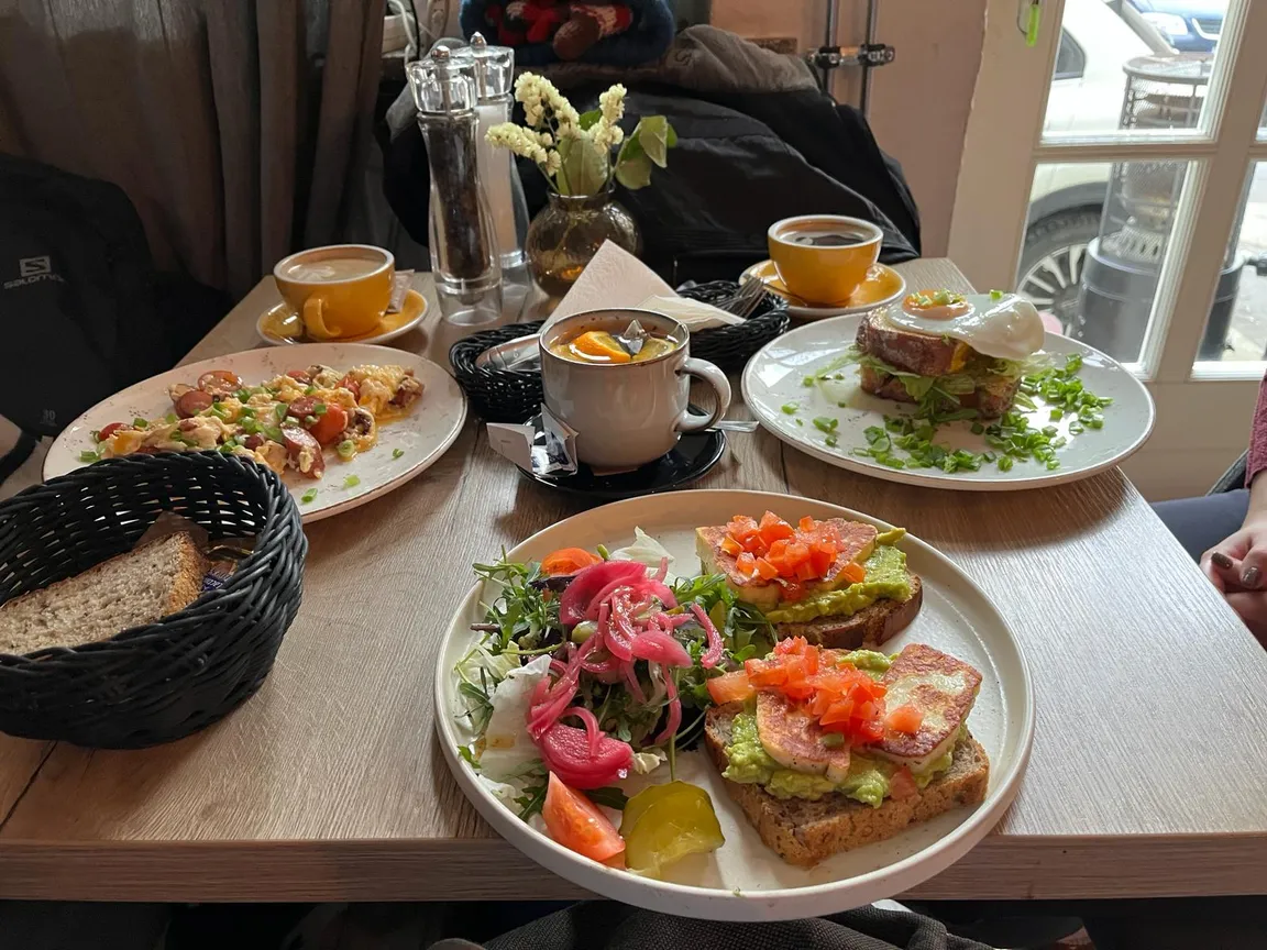 Lavenda Cafe & Lunch