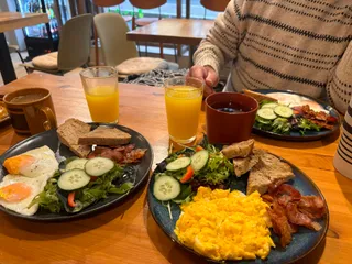Bonita Cafe & Brunch / De La Casa