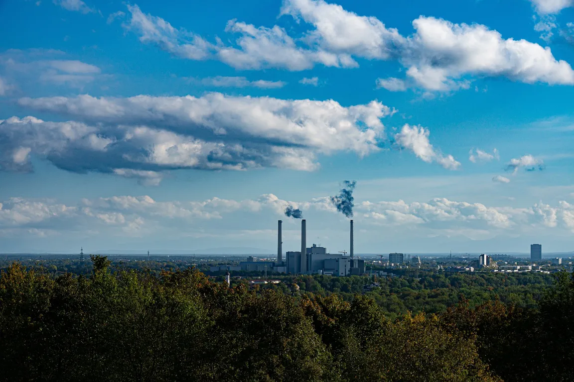 Müllberg München Ausblick auf HKW Nord