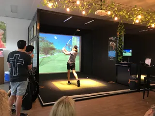 Big Swing Golf Underwood - Indoor Golf and Bar