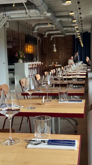 WIN - wine deli bar