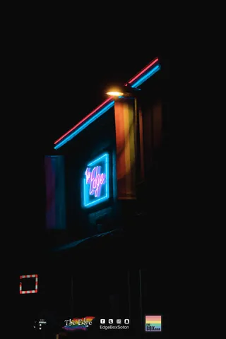 The Edge & The Box Bar