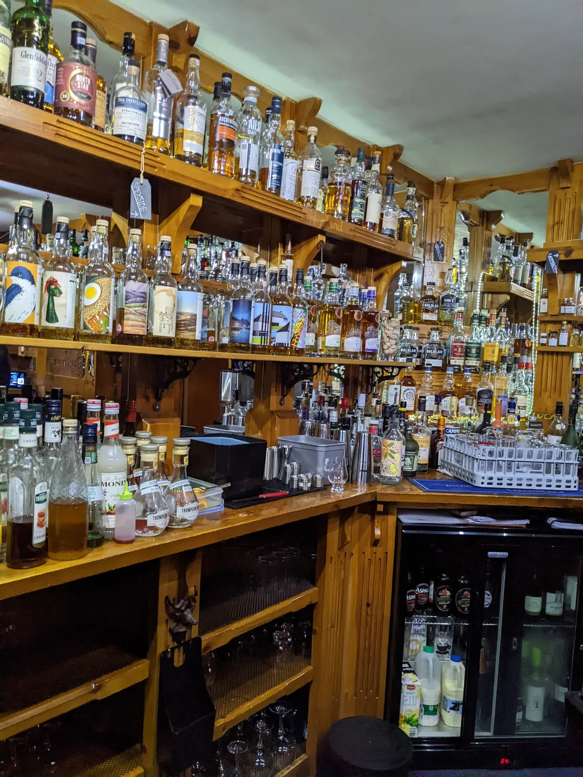 Dornoch Castle Whisky Bar & Dining. Takeaway Pizza!