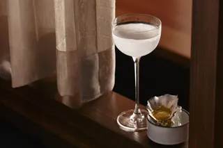 Pearl Diver