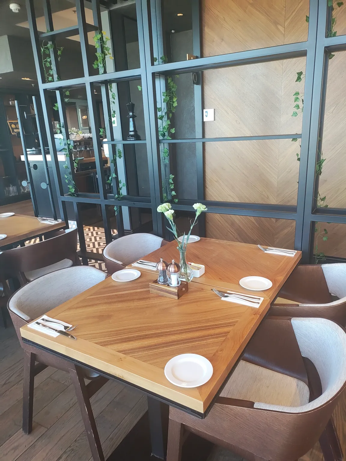27th Floor Restaurant & Bar