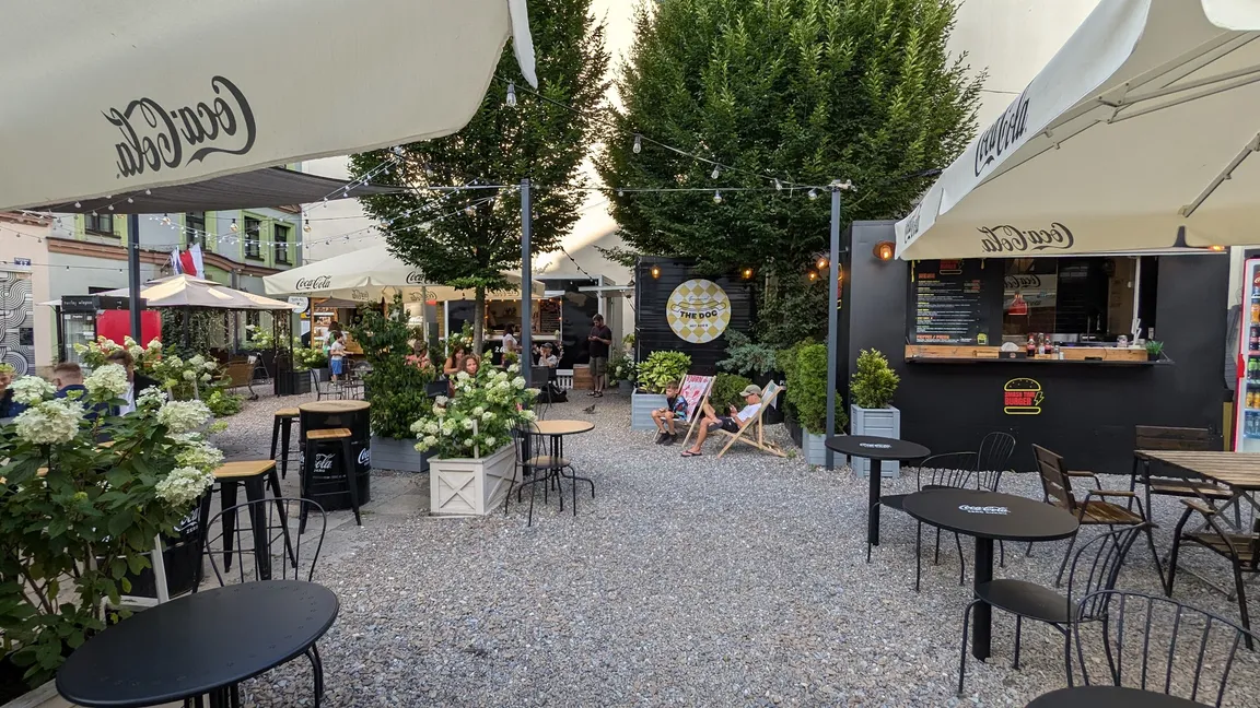 Plac Izaaka - Food Truck market