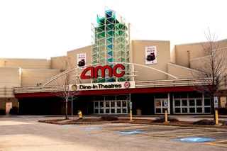 AMC DINE-IN Yorktown 18