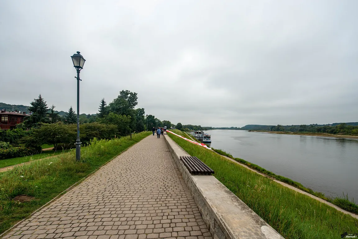 Bulwar Nadwiślański - Kazimierz Dolny