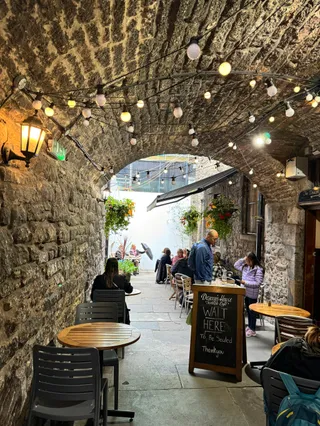 Deacon's House Cafe
