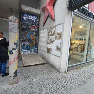 Wall Museum - Checkpoint Charlie