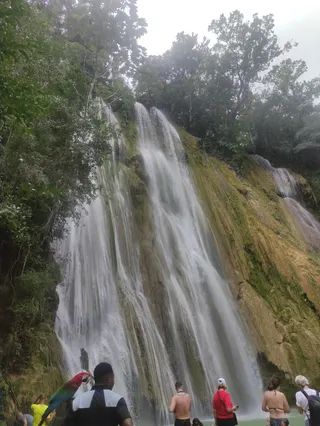 Casa nega. Salto el limón