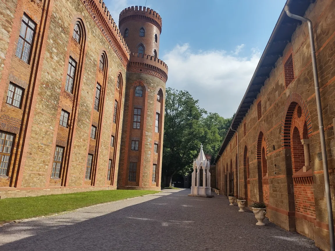 Pałac Marianny Orańskiej w Kamieńcu Ząbkowickim