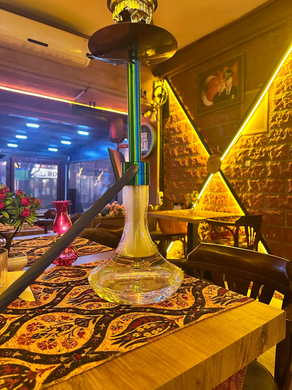 BrusQ Pub & Hookah Lounge