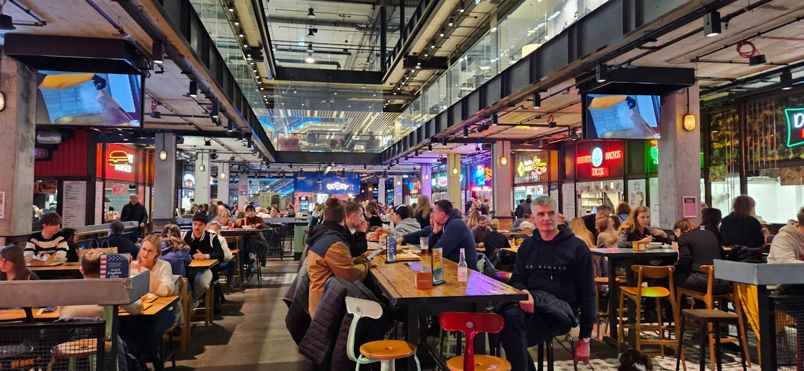 Food Hall Elektrownia Powiśle
