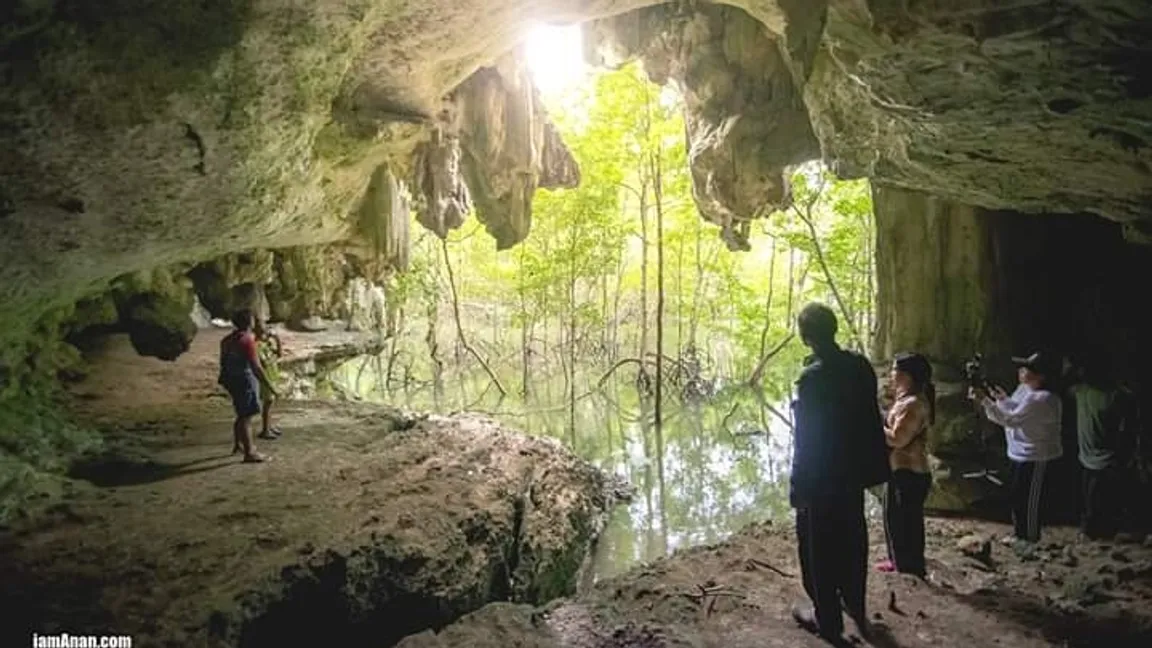 Diamond Cave Tour
