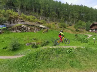 Pumptrack Rolling Bäckelarwirt Sölden mit MODULAR Pumptrack by PARKITECT / PZ Pumptrack