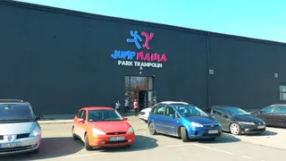 JUMP MANIA Park Trampolin