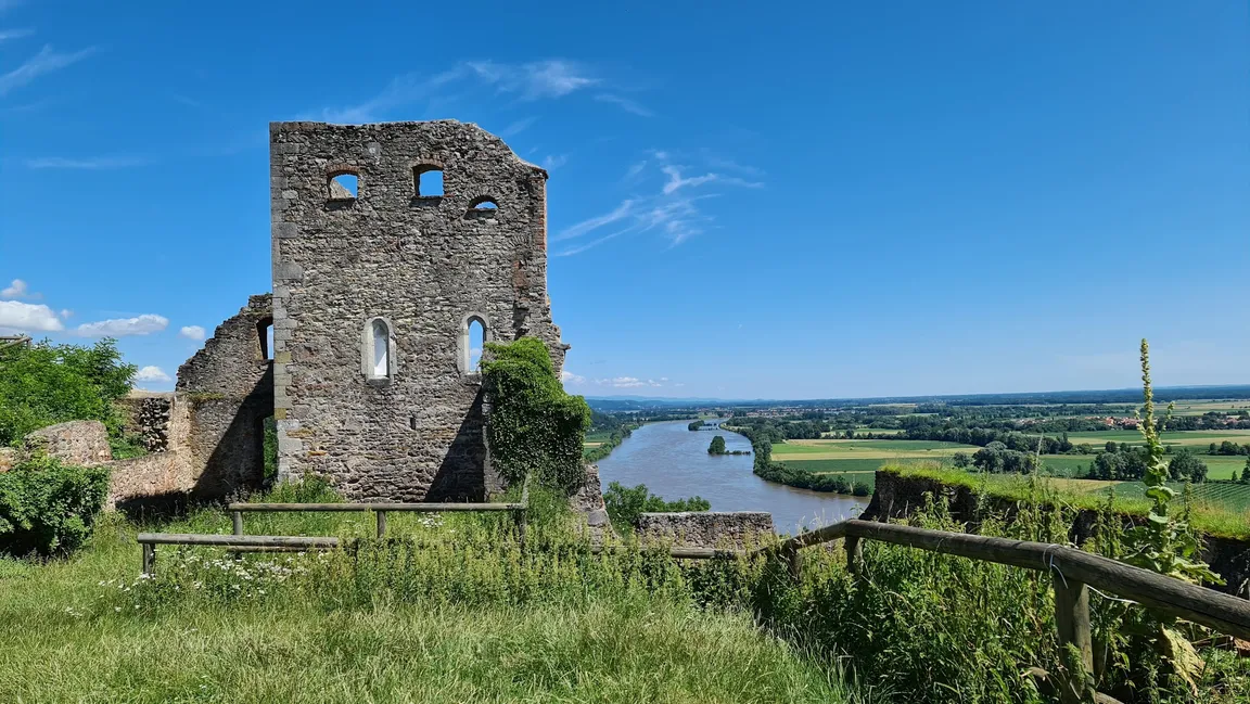 Donaustauf castle ruins