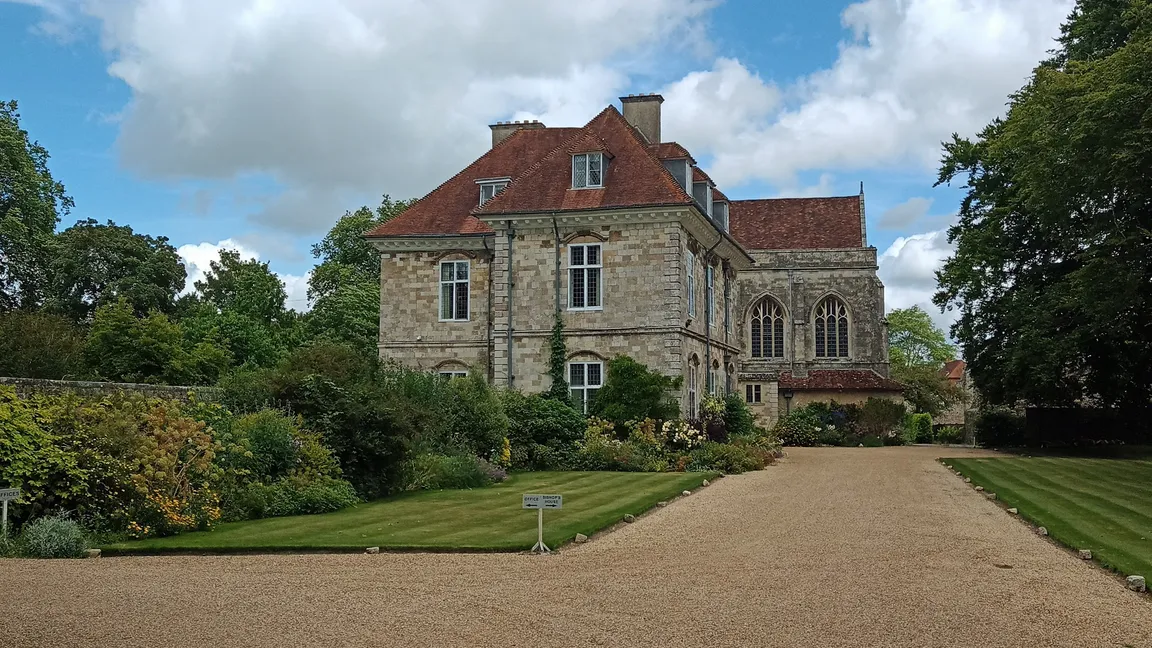 Wolvesey Castle (Old Bishop's Palace)