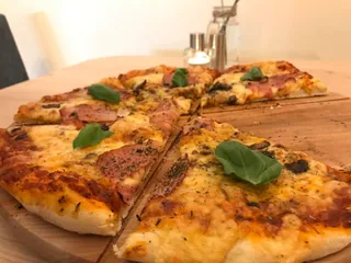 Ola Bistro & Cafe